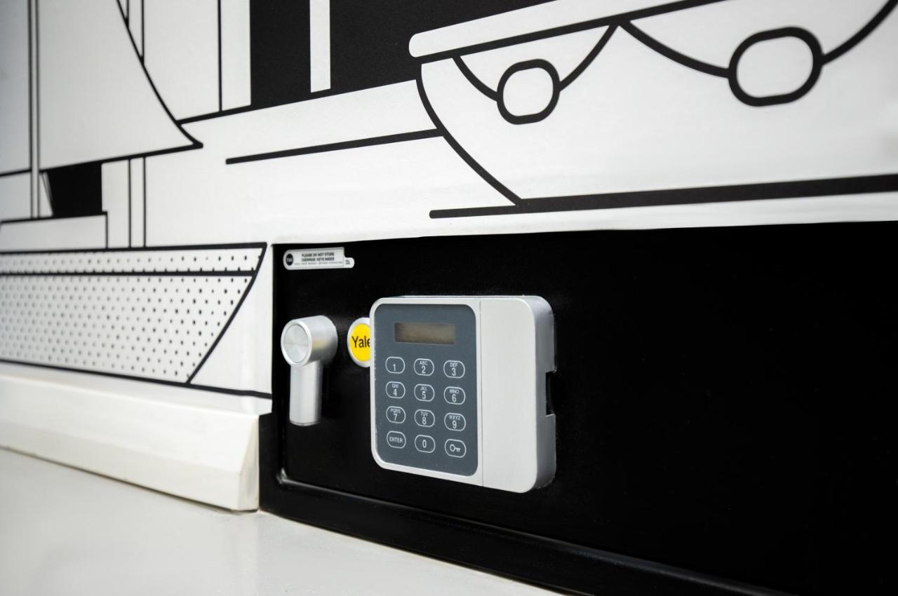 Wom Beach Pod Hotel - A Member Of Brown Hotels Tel-Aviv Extérieur photo