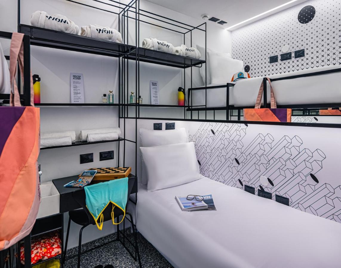 Wom Beach Pod Hotel - A Member Of Brown Hotels Tel-Aviv Extérieur photo